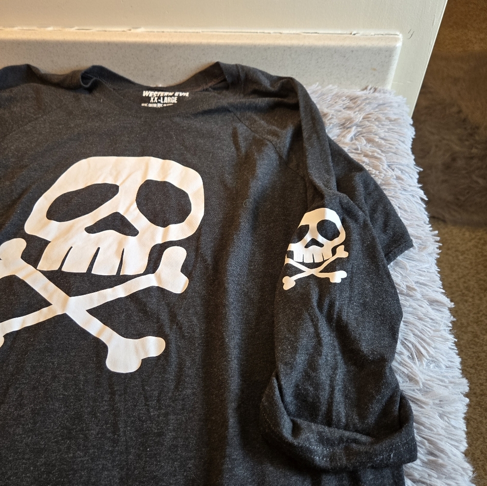Western Evil Black and White GraphicTee with Skull Design Size XXL - Picture 4 of 10
